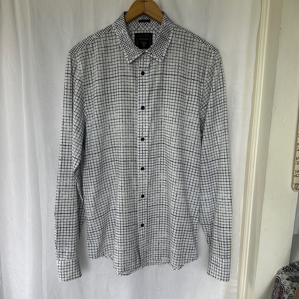 3/$20 💥 Guess Front‎ Button Down Slim Fit Collared Shirt Black & White Plaid